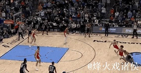 斯潘塞精准投篮命中,灰熊剩余8分钟领先快船12分 斯潘塞精准投篮命中,灰熊剩余8分钟领先快船12分