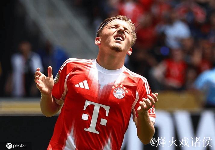 卡尔：从拜仁新星到巨星之路，心中偶像是梅西但我有自己的方向